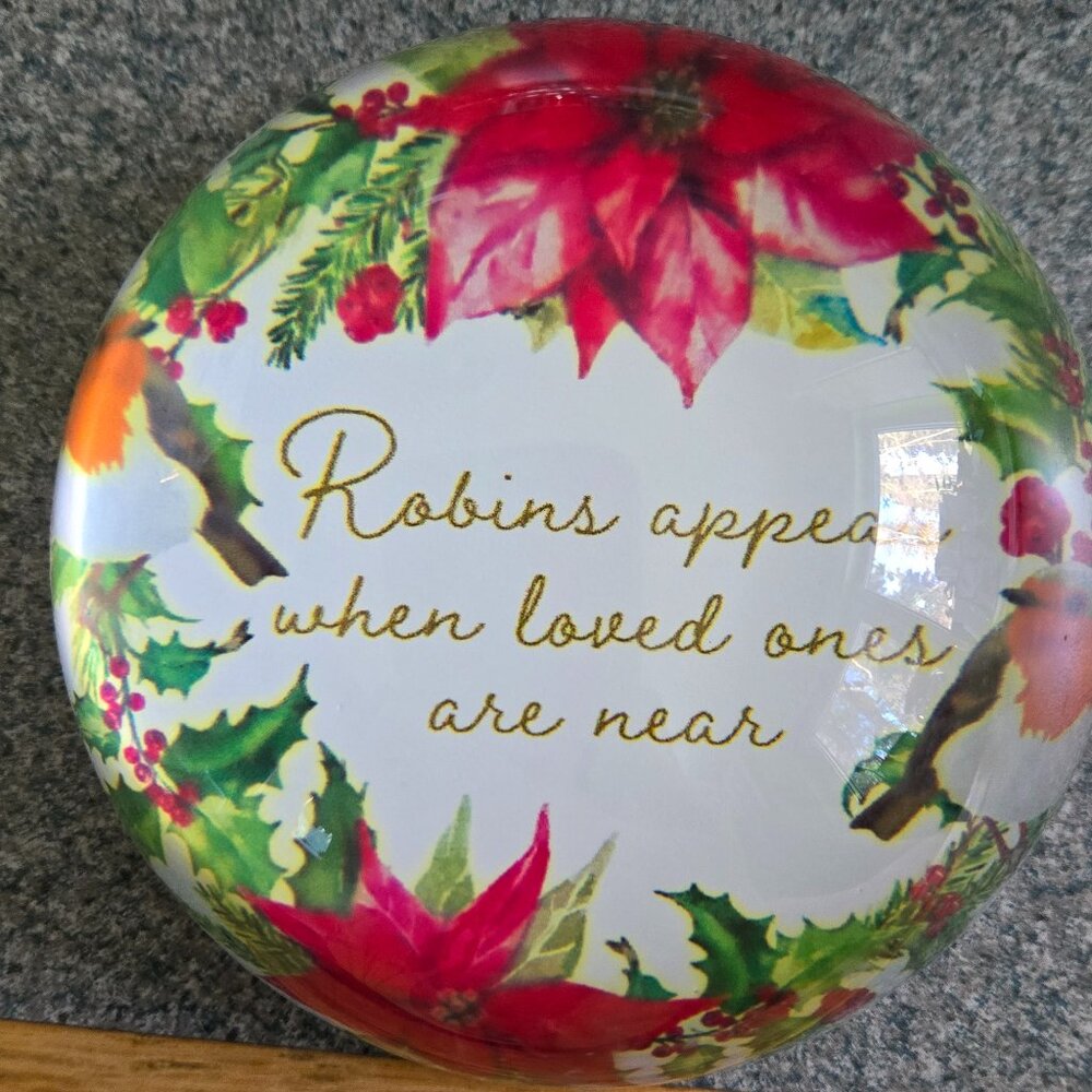 ARTIST HEAVY GLASS DOME PAPERWEIGHT ROBIN AND POINTSETTAS NWOT